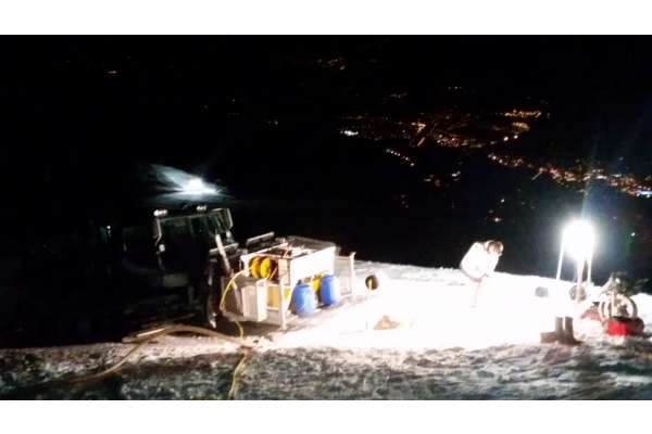 LA FOLIE DOUCE AU MONT D'ARBOIS DEBOUCHAGE DE NUIT !!!! C'EST LA FETE :) :) :) - SACP Mont-Blanc